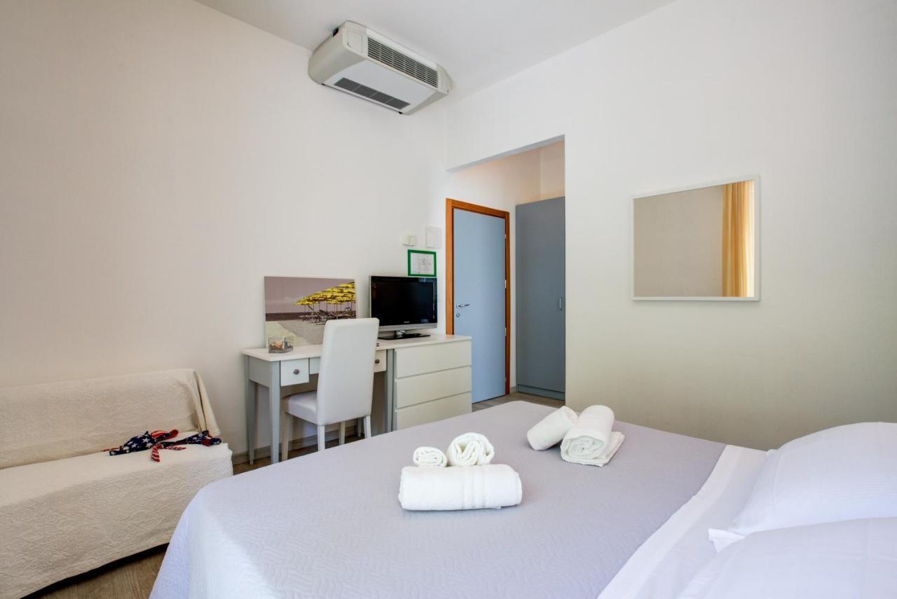 Hotel Ivano Rimini Luaran gambar